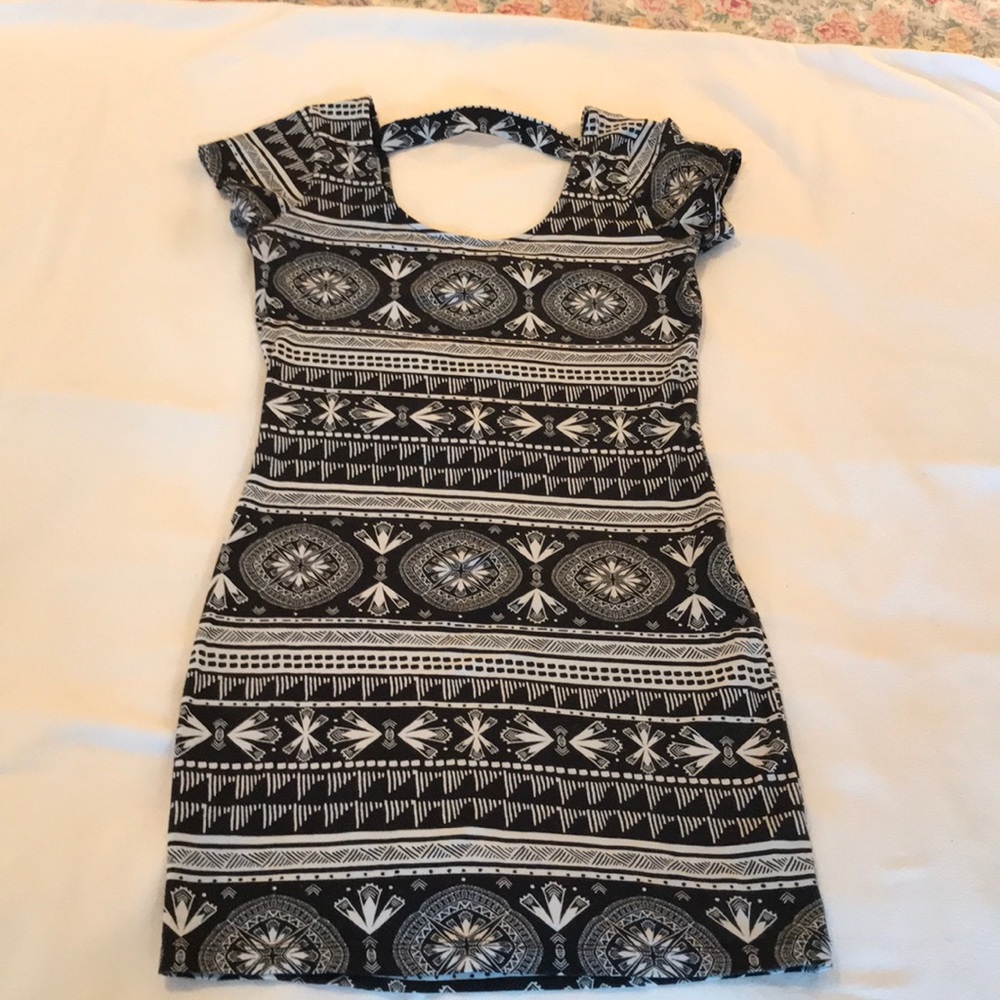 💃🏻 Adorable Black and White BodyCon dress 💃🏻